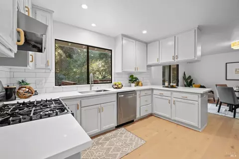 Kitchen - 5925 Fredricks Rd, Sebastopol, CA 95472 photo 5 of 6