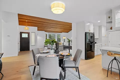 Dining - 5925 Fredricks Rd, Sebastopol, CA 95472 photo 1 of 4