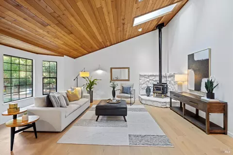 Living - 5925 Fredricks Rd, Sebastopol, CA 95472 photo 3 of 3
