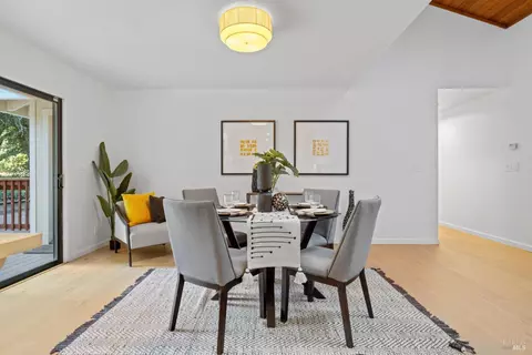 Dining - 5925 Fredricks Rd, Sebastopol, CA 95472 photo 4 of 4