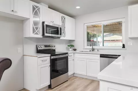 96 Coral Ln, Suisun City, CA 94585