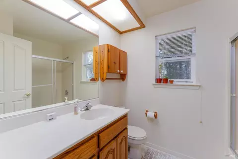 Bath - 2078 Buckeye Dr, Willits, CA 95490 photo 2 of 2