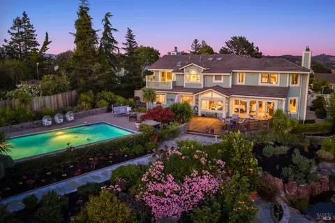 16 Fontana Ct, Novato, CA 94945