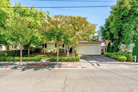 856 4th St E, Sonoma, CA 95476 photo 5