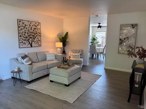 1044 Eleanor Ave, Rohnert Park, CA 94928