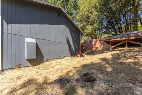 Exterior - 23945 Nutmeg Pl, Willits, CA 95490 photo 8 of 10