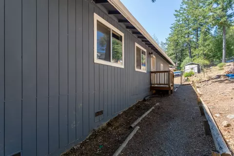 Exterior - 23945 Nutmeg Pl, Willits, CA 95490 photo 5 of 10