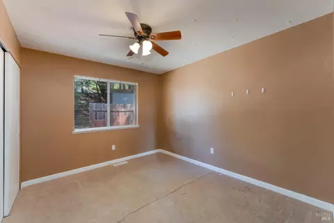 Bedroom - 23945 Nutmeg Pl, Willits, CA 95490 photo 3 of 3