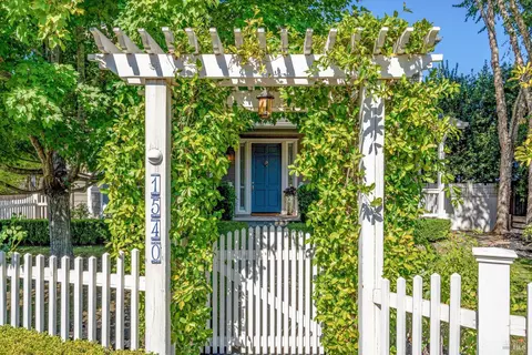 1540 Allyn Ave, Saint Helena, CA 94574