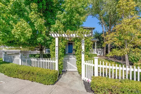 1540 Allyn Ave, Saint Helena, CA 94574