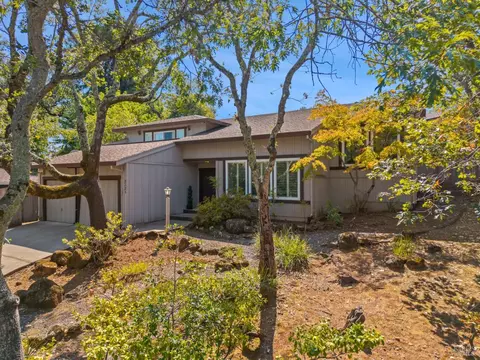 2321 Sunrise Ave, Santa Rosa, CA 95409