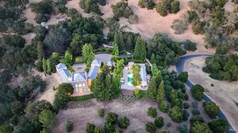 33 Hennessey Ridge Rd, Saint Helena, CA 94574