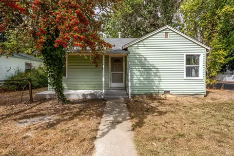288 E San Francisco Ave, Willits, CA 95490