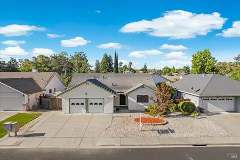 107 Inyo Ct, Vacaville, CA 95687