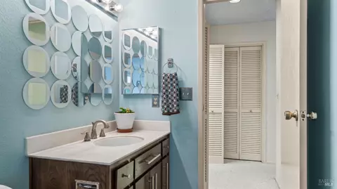 Bath - 16 Elegant Tern Rd, Novato, CA 94949 photo 2 of 5