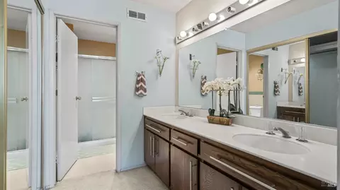 Bath - 16 Elegant Tern Rd, Novato, CA 94949 photo 3 of 5