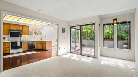Living - 16 Elegant Tern Rd, Novato, CA 94949 photo 4 of 7