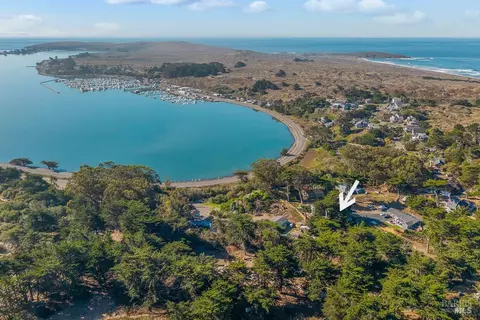 1677 Bay Flat Rd, Bodega Bay, CA 94923