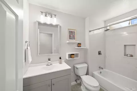 Bath - 2921 Willow Ct, Fairfield, CA 94533 photo 1 of 7