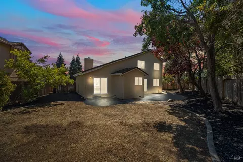 Exterior - 2921 Willow Ct, Fairfield, CA 94533 photo 5 of 8