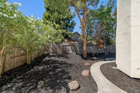 Exterior - 2921 Willow Ct, Fairfield, CA 94533 photo 7 of 8