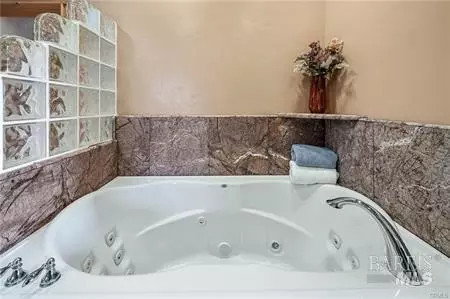 Bath - 2894 Silverado St, Clearlake, CA 95422 photo 3 of 9