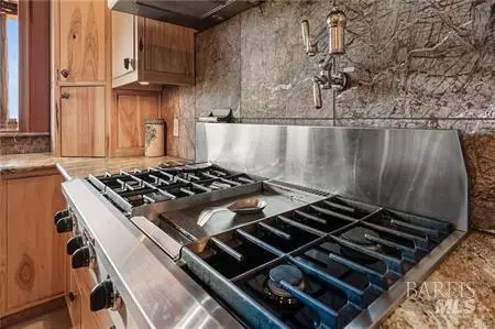 Kitchen - 2894 Silverado St, Clearlake, CA 95422 photo 9 of 11