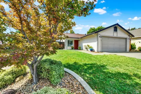 376 Bishop Dr, Vacaville, CA 95687
