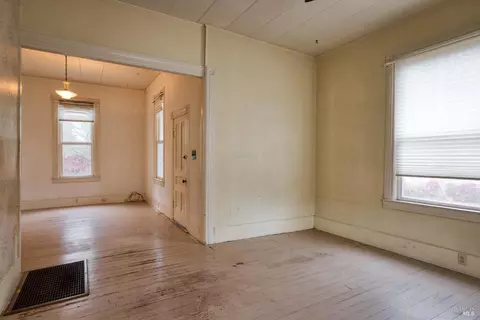 Living - 1000 Bodega Ave, Petaluma, CA 94952 photo 3 of 3