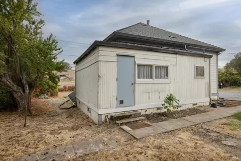 Exterior - 1000 Bodega Ave, Petaluma, CA 94952 photo 5 of 6