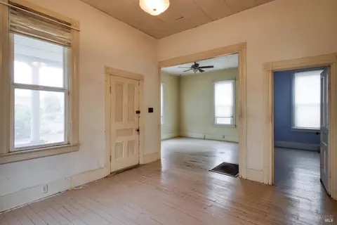 Living - 1000 Bodega Ave, Petaluma, CA 94952 photo 1 of 3