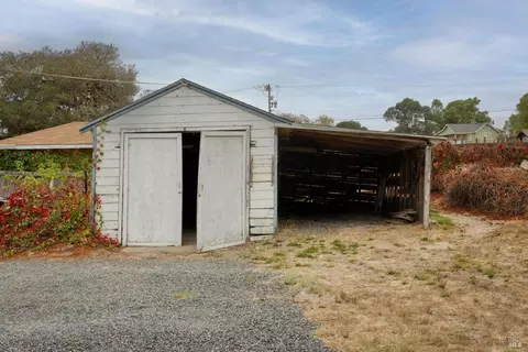 Exterior - 1000 Bodega Ave, Petaluma, CA 94952 photo 6 of 6