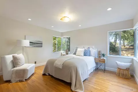 Bedroom - 525 Keyes Ave, Angwin, CA 94508 photo 4 of 8