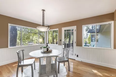 Dining - 525 Keyes Ave, Angwin, CA 94508 photo 3 of 4