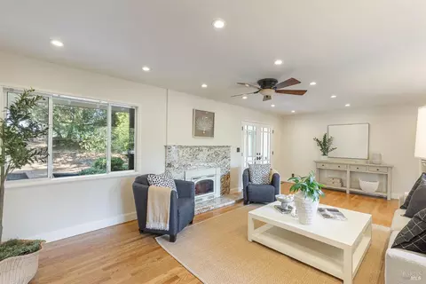 Living - 525 Keyes Ave, Angwin, CA 94508 photo 4 of 5