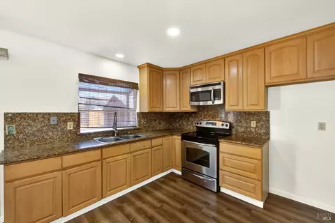 Kitchen - 224 De Paul Dr, Vallejo, CA 94589 photo 1 of 2