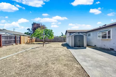 Exterior - 224 De Paul Dr, Vallejo, CA 94589 photo 5 of 7