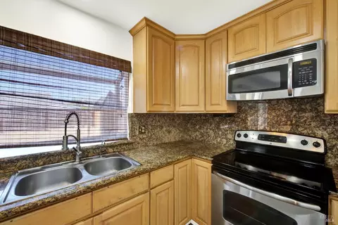 Kitchen - 224 De Paul Dr, Vallejo, CA 94589 photo 2 of 2