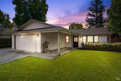 1015 Mason Ct, Dixon, CA 95620