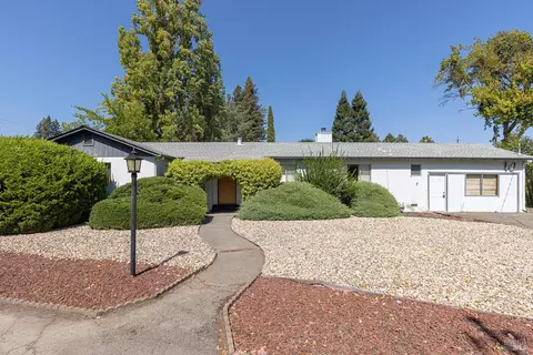 1016 Mccormick Ln, Napa, CA 94558