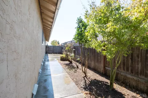 Exterior - 1634 Severus Dr, Vallejo, CA 94589 photo 6 of 7