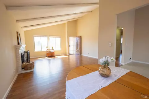 Living - 1634 Severus Dr, Vallejo, CA 94589 photo 4 of 6