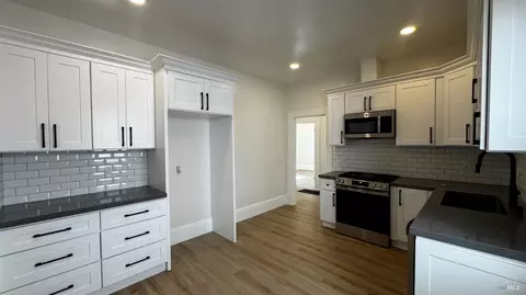 43 11th St, Richmond, CA 94801
