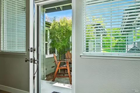 462 Riesling St, Cloverdale, CA 95425 photo 5