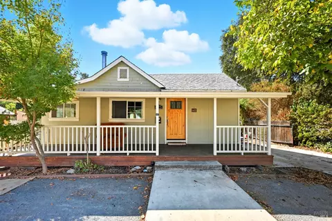 625 10th St, Lakeport, CA 95453
