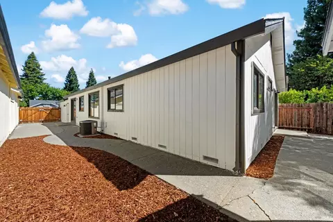 Exterior - 572 Eldridge Ave, Vacaville, CA 95688 photo 5 of 10