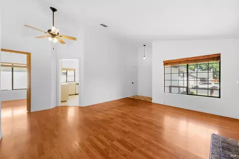 Living - 572 Eldridge Ave, Vacaville, CA 95688 photo 3 of 4