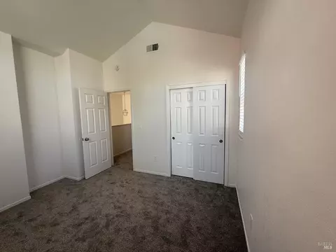 40 Manchester Ln W, Fairfield, CA 94533 photo 5