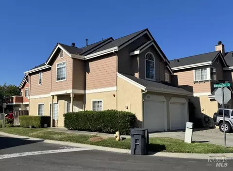 40 Manchester Ln W, Fairfield, CA 94533
