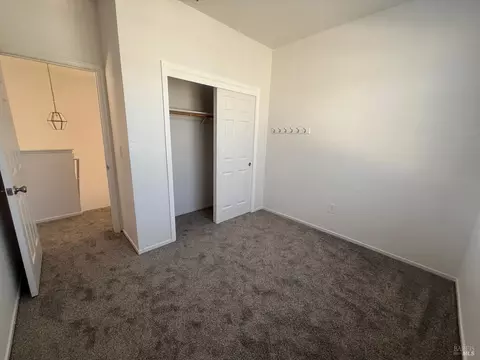 40 Manchester Ln W, Fairfield, CA 94533 photo 3